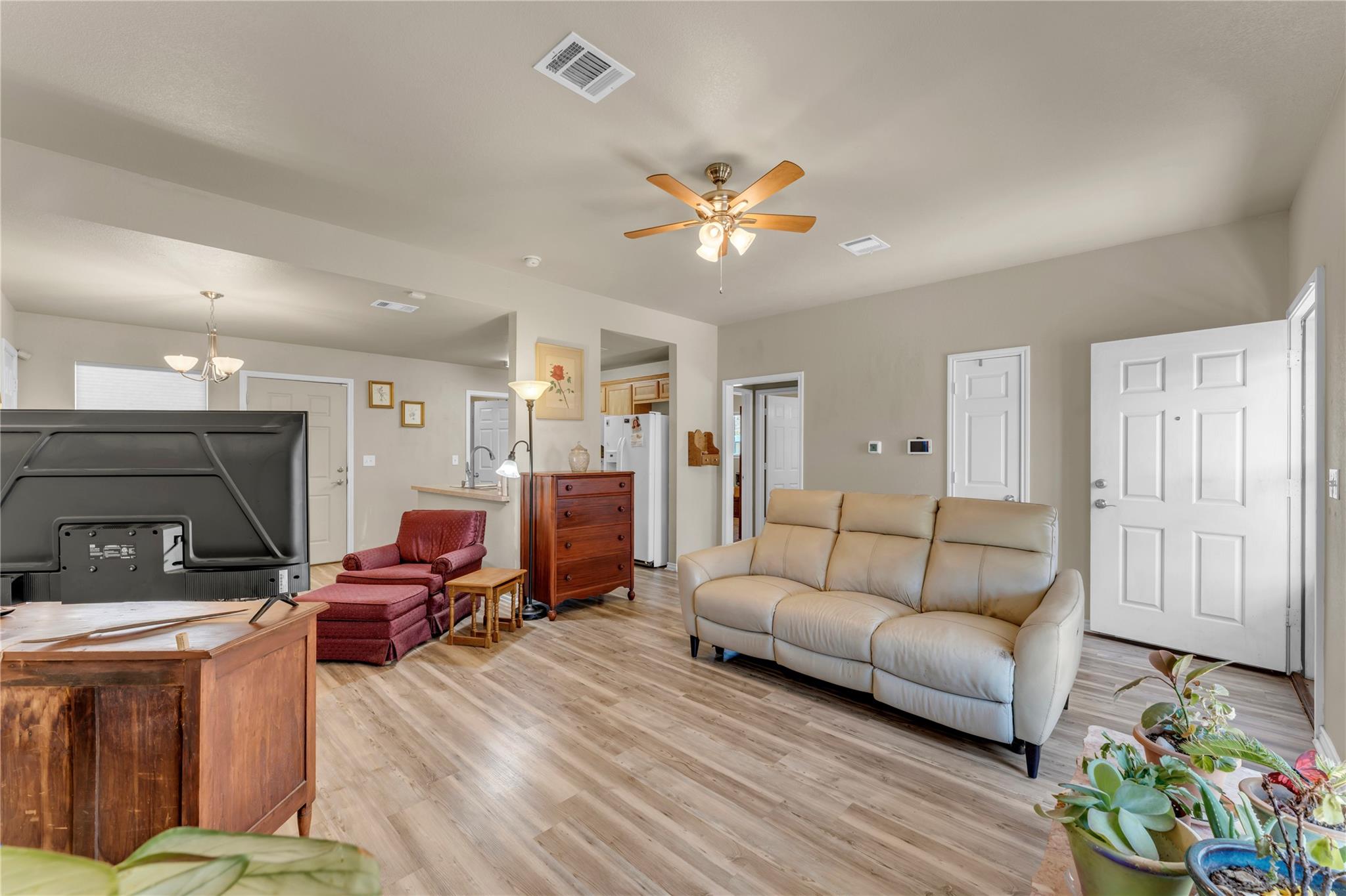 1209 E Avenue F Lampasas TX 76550