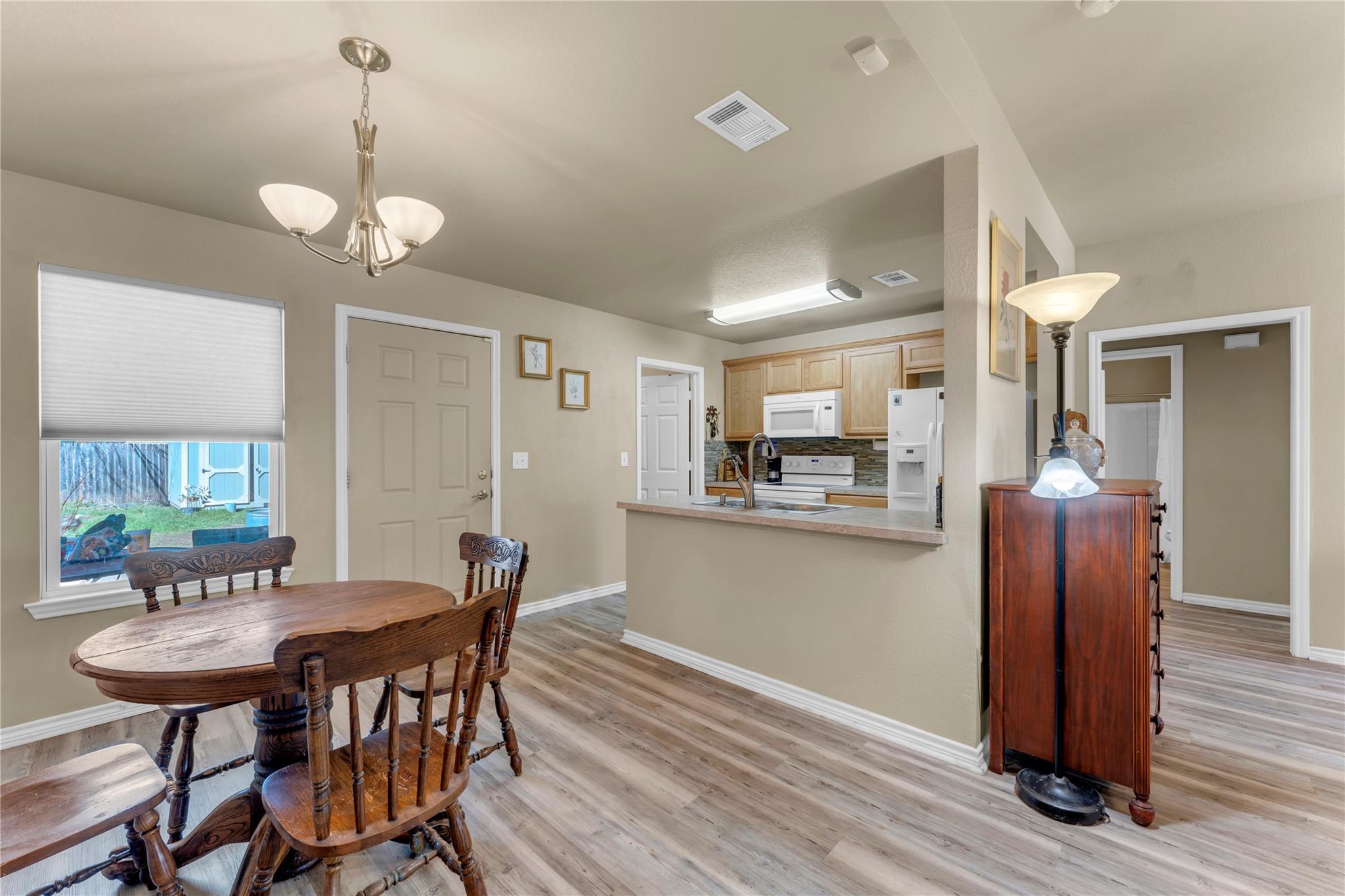 1209 E Avenue F Lampasas TX 76550