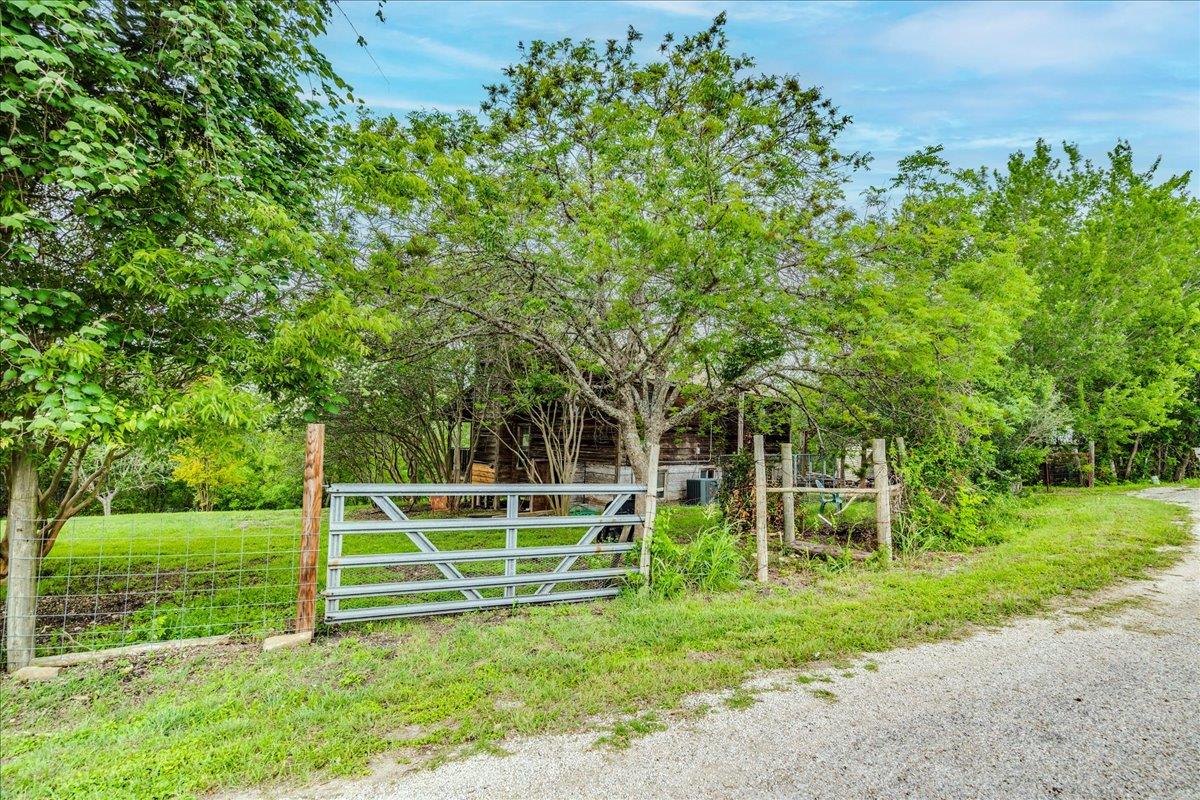 921 Peggys Cove Kyle TX 78640