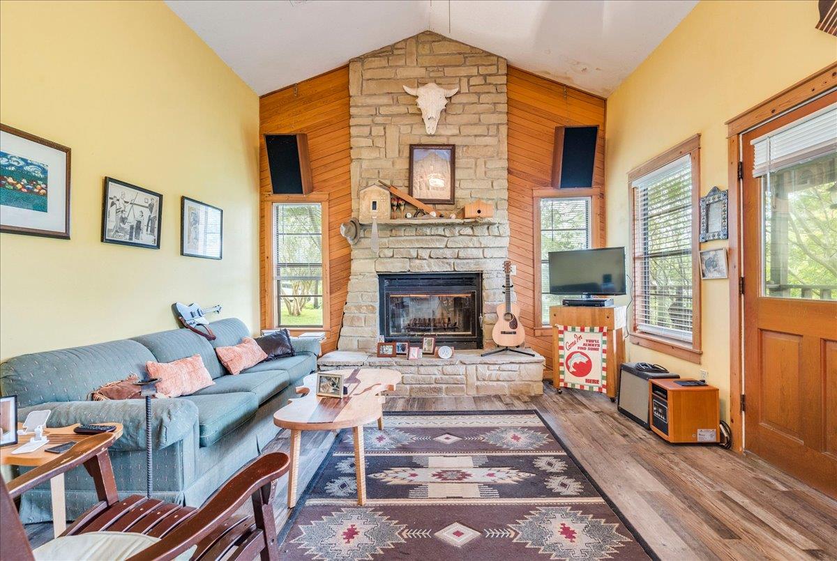 921 Peggys Cove Kyle TX 78640