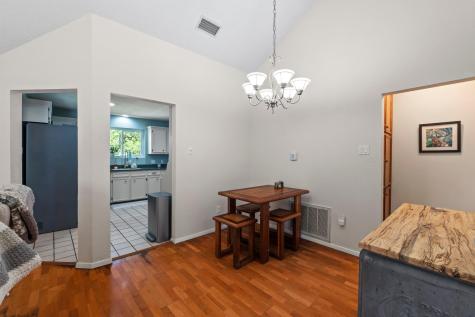242 W Oak Loop Cedar Creek TX 78612