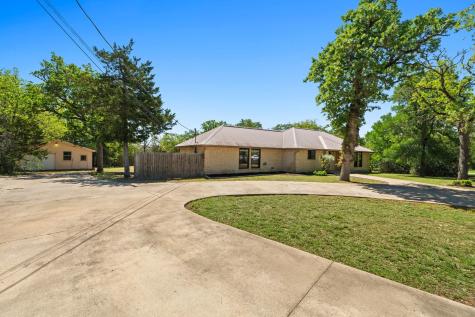 242 W Oak Loop Cedar Creek TX 78612