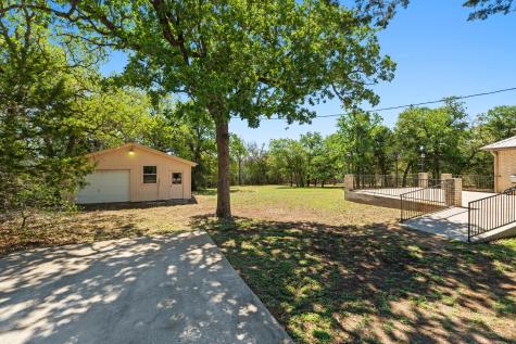 242 W Oak Loop Cedar Creek TX 78612