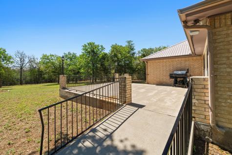 242 W Oak Loop Cedar Creek TX 78612