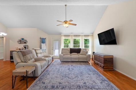 242 W Oak Loop Cedar Creek TX 78612