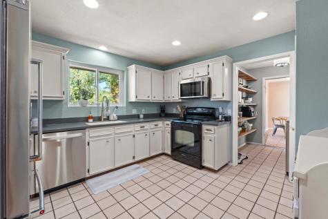242 W Oak Loop Cedar Creek TX 78612