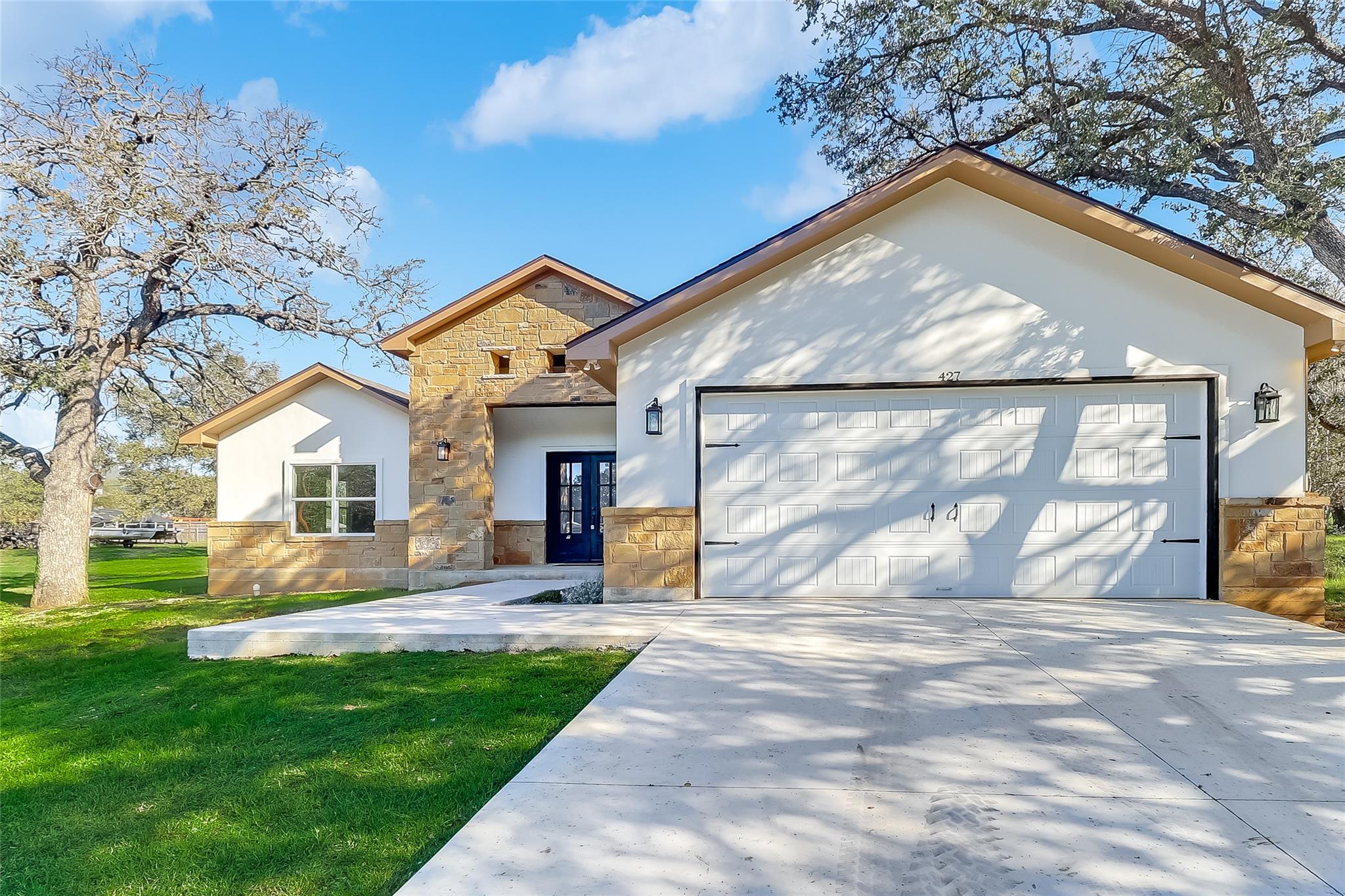 427 E Castleshoals Drive Granite Shoals TX 78654