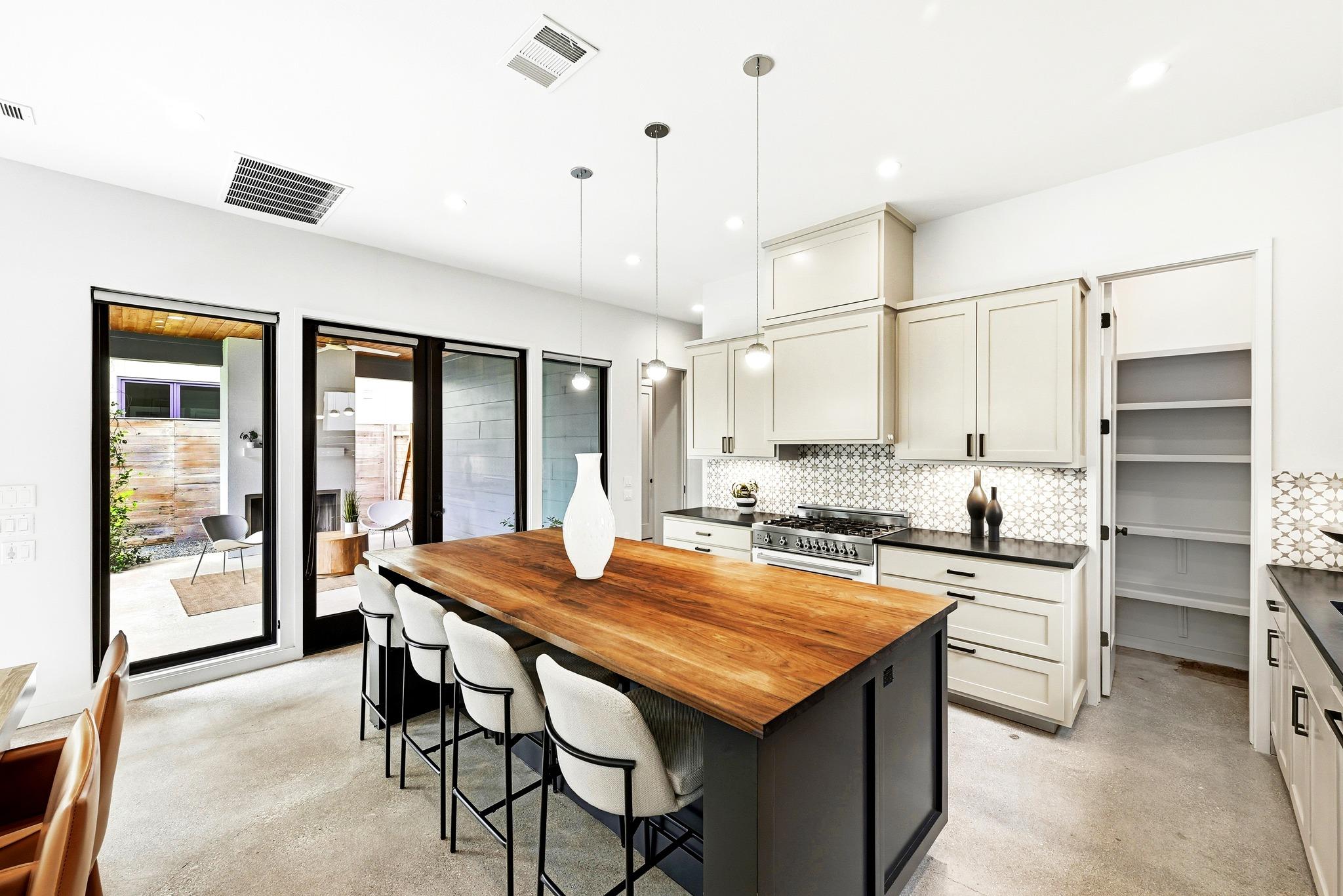 1609 Bauerle Avenue Austin TX 78704