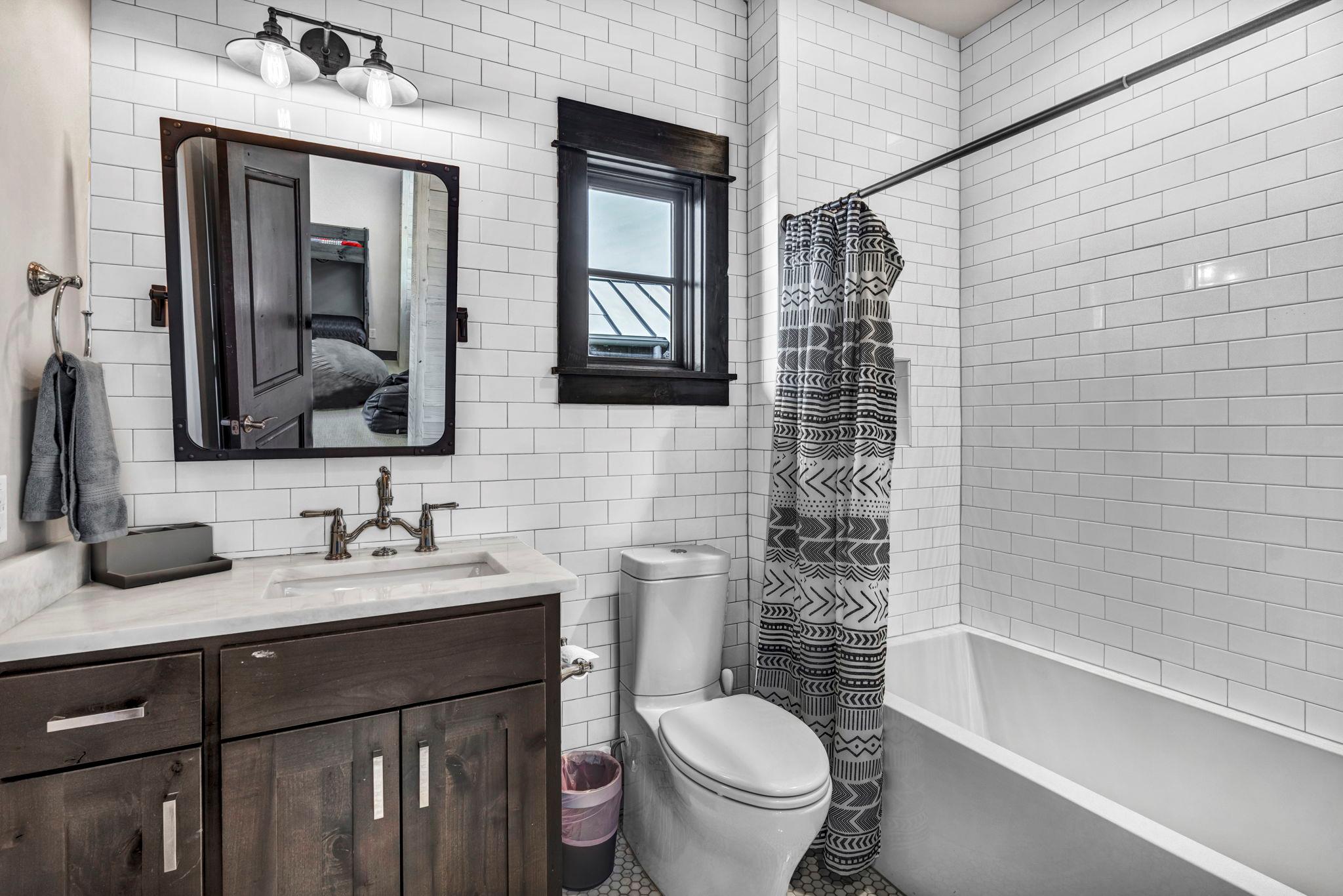 19404 Bold Venture Drive Spicewood TX 78669