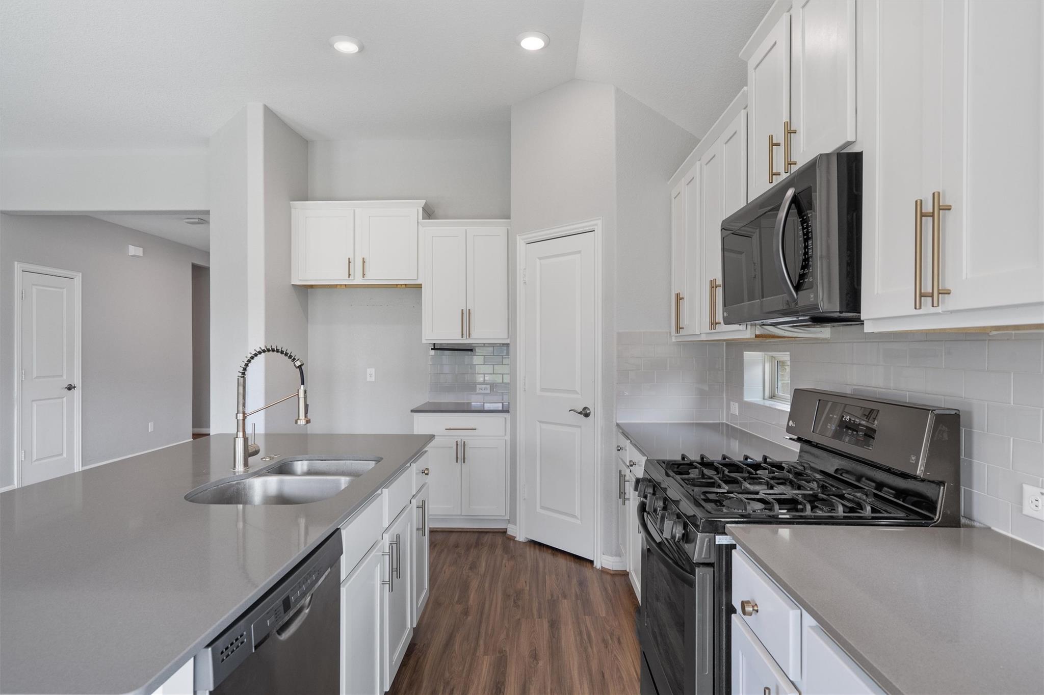 708 Hereford Loop Hutto TX 78634