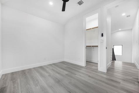 303 W Lane Avenue Manor TX 78653