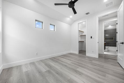 303 W Lane Avenue Manor TX 78653