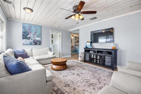 1071 Rolling Hills Drive Wimberley TX 78676