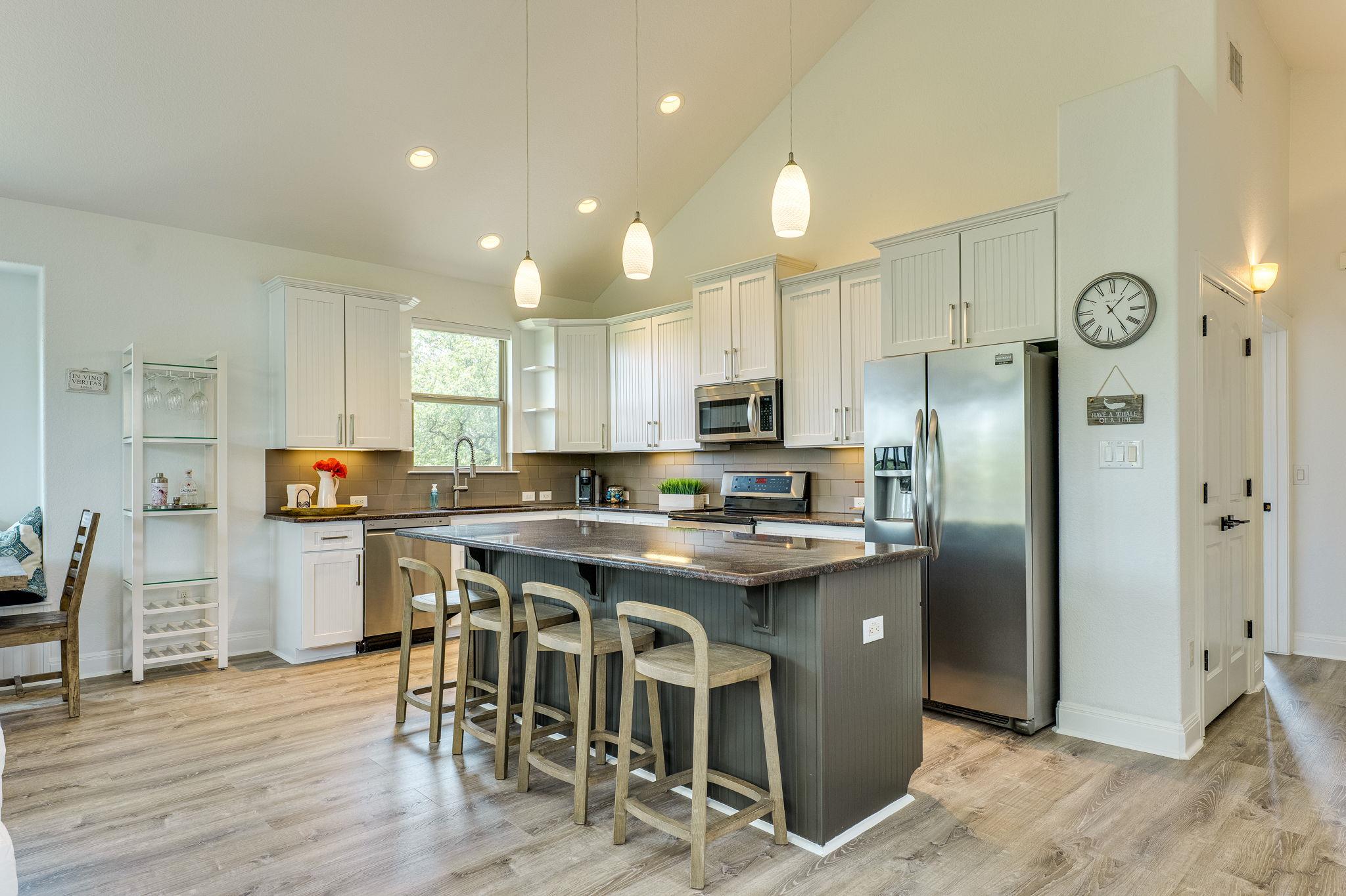 433 Venture Boulevard S Point Venture TX 78645