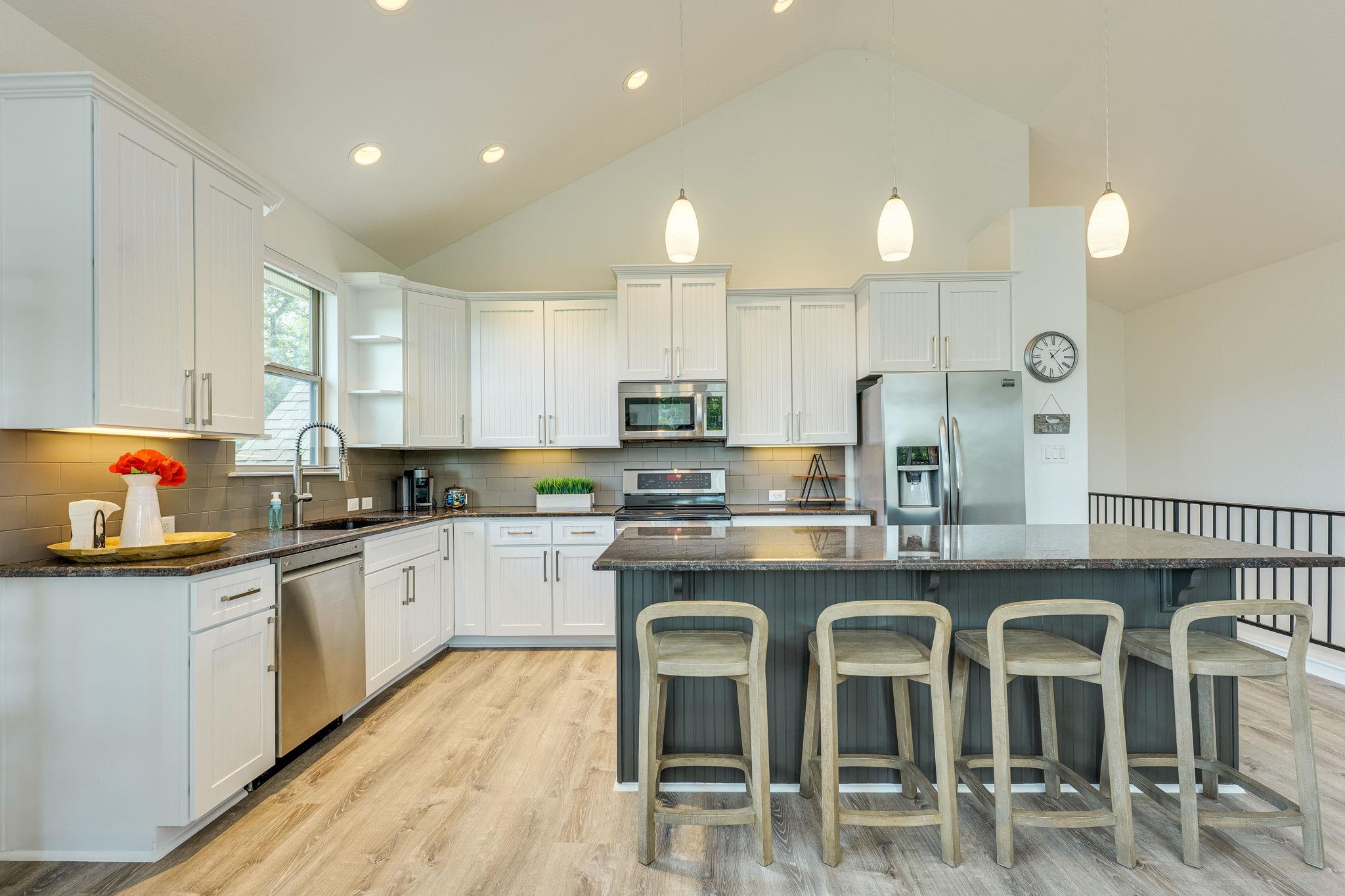433 Venture Boulevard S Point Venture TX 78645