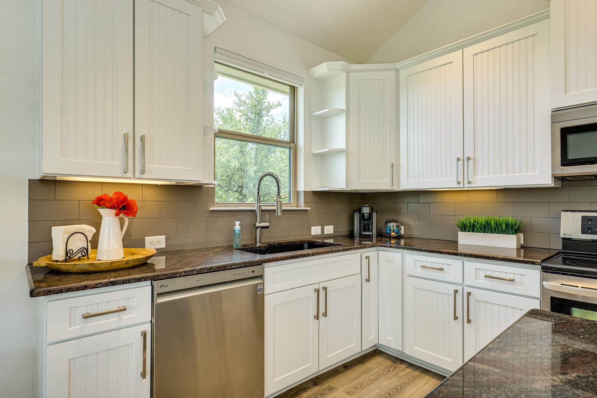 433 Venture Boulevard S Point Venture TX 78645