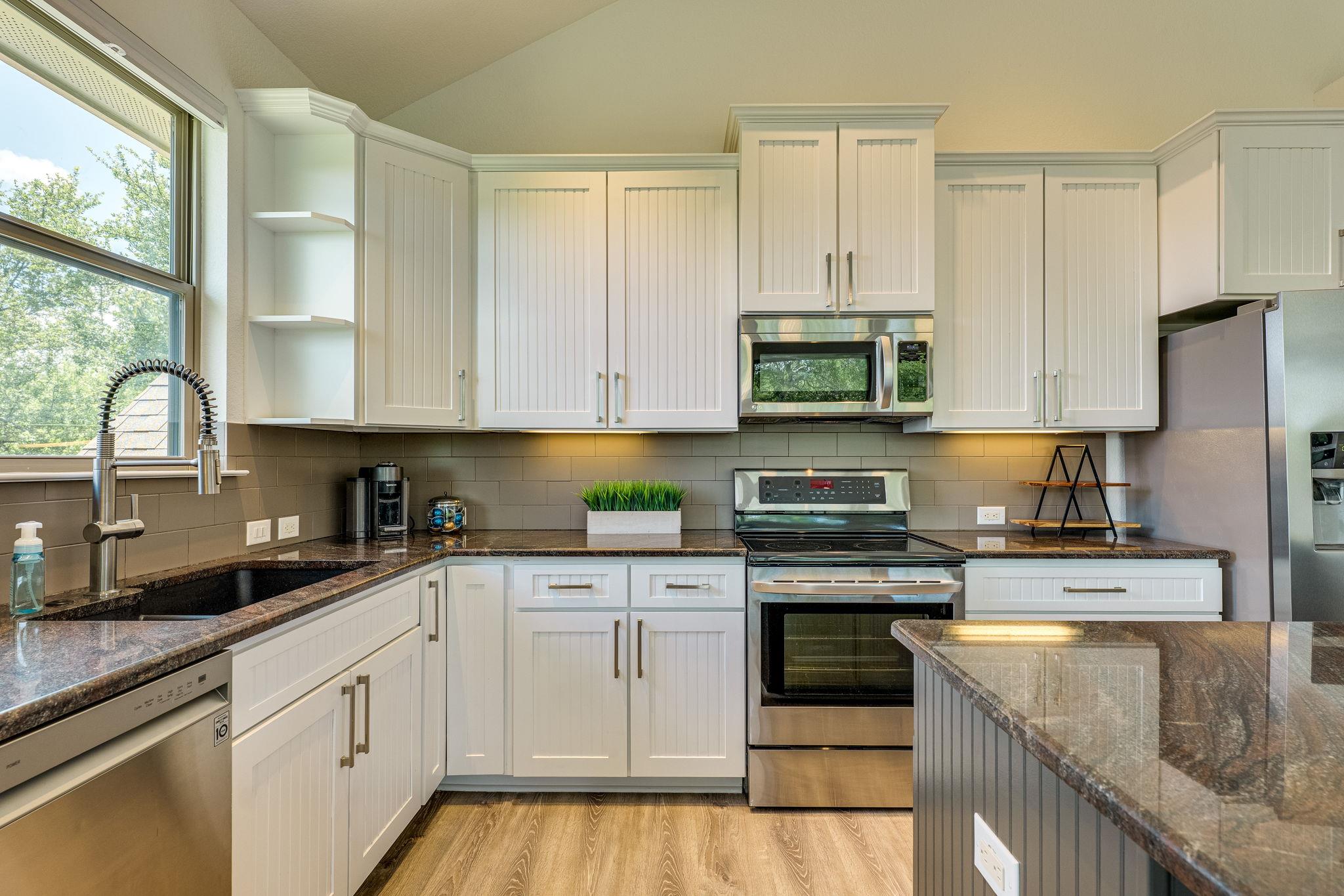 433 Venture Boulevard S Point Venture TX 78645