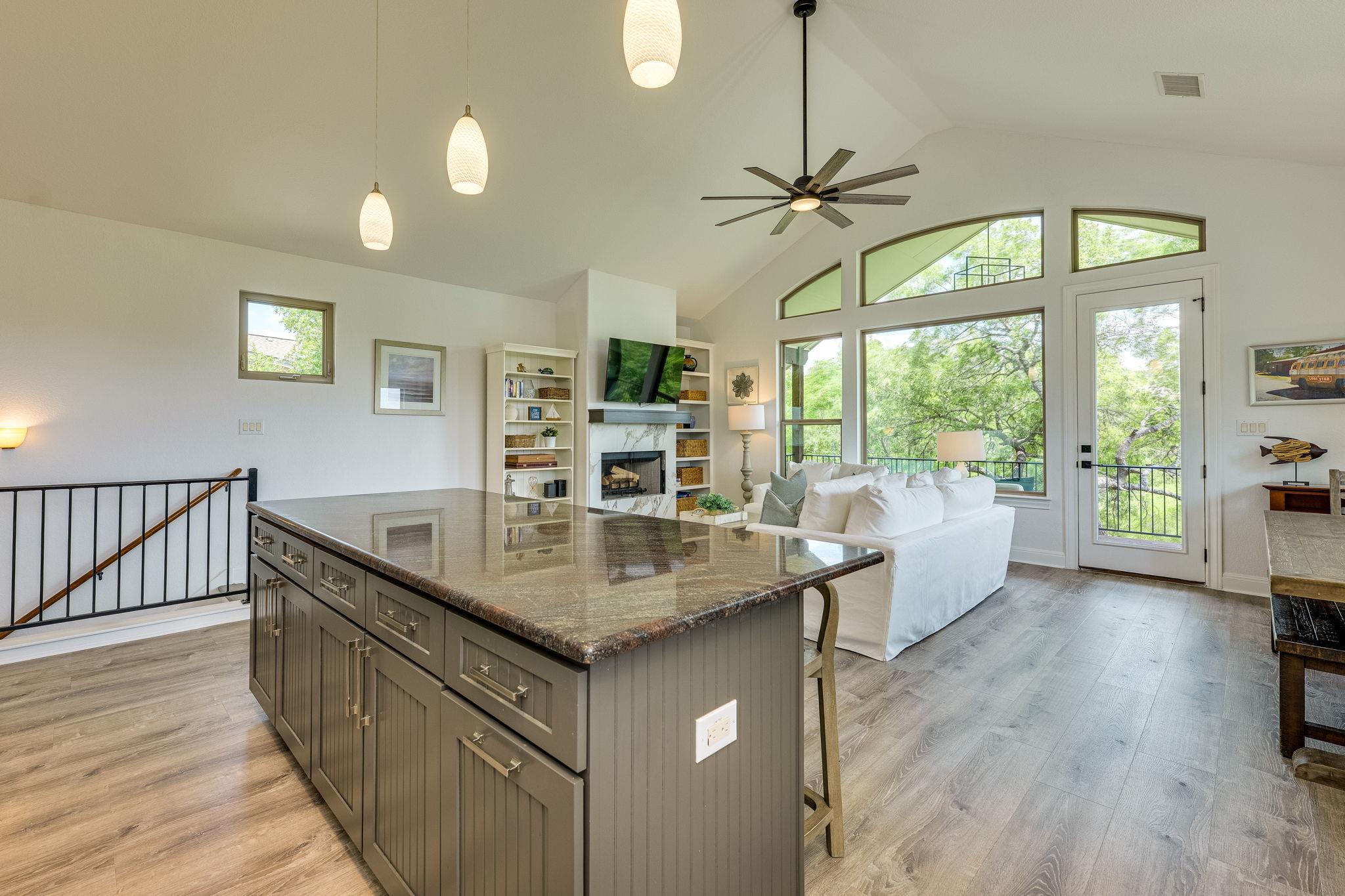433 Venture Boulevard S Point Venture TX 78645