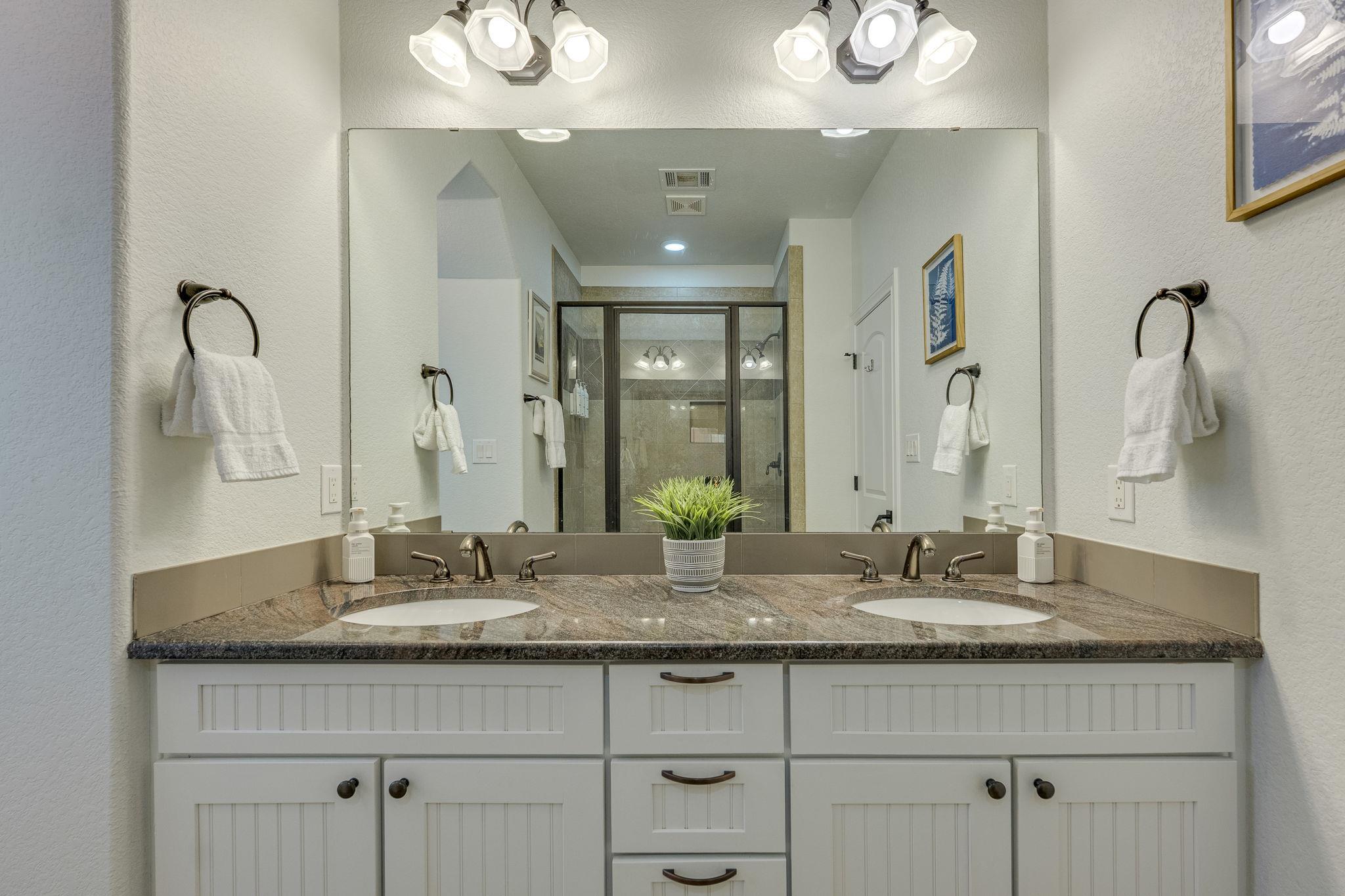 433 Venture Boulevard S Point Venture TX 78645