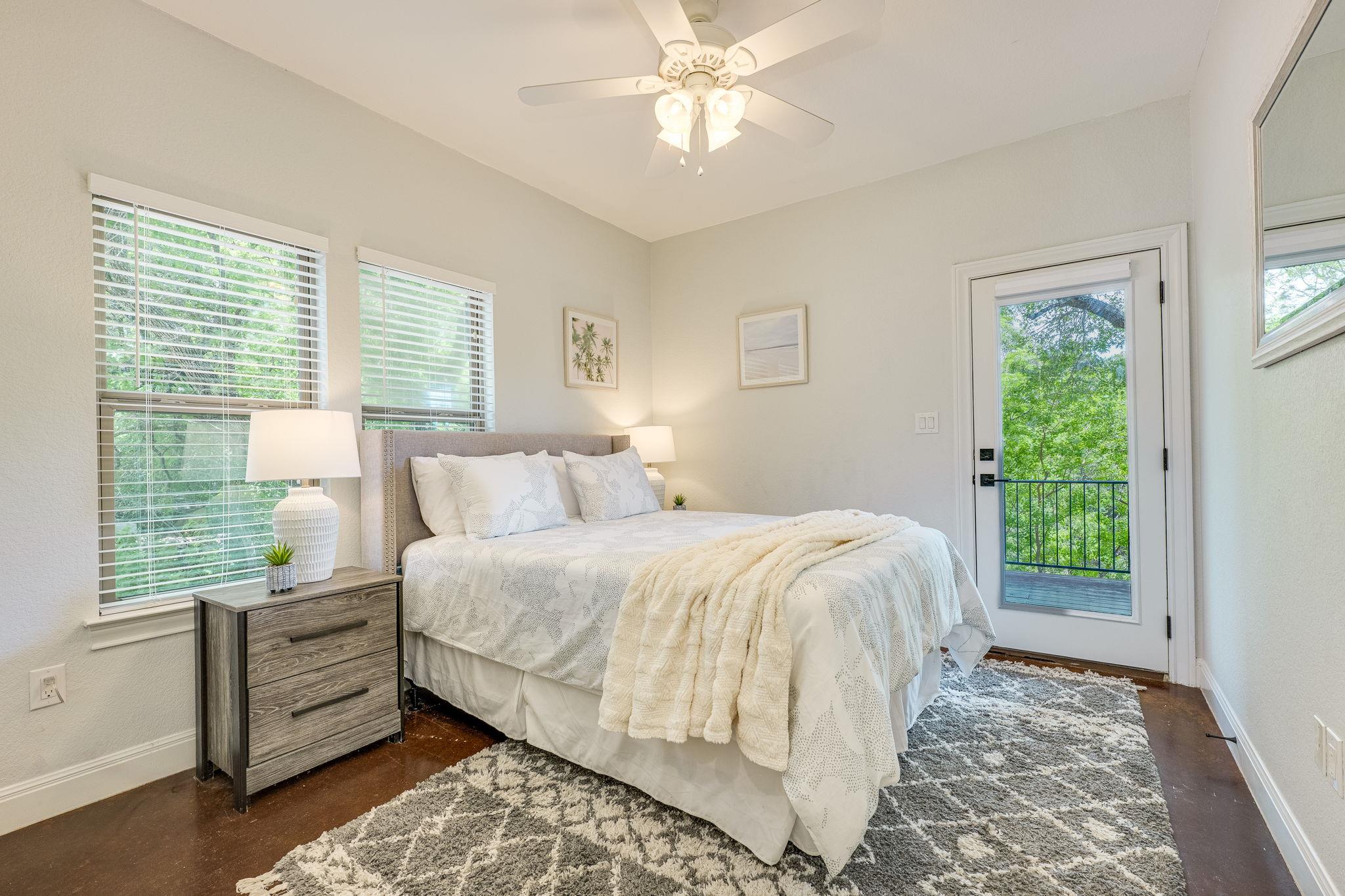 433 Venture Boulevard S Point Venture TX 78645