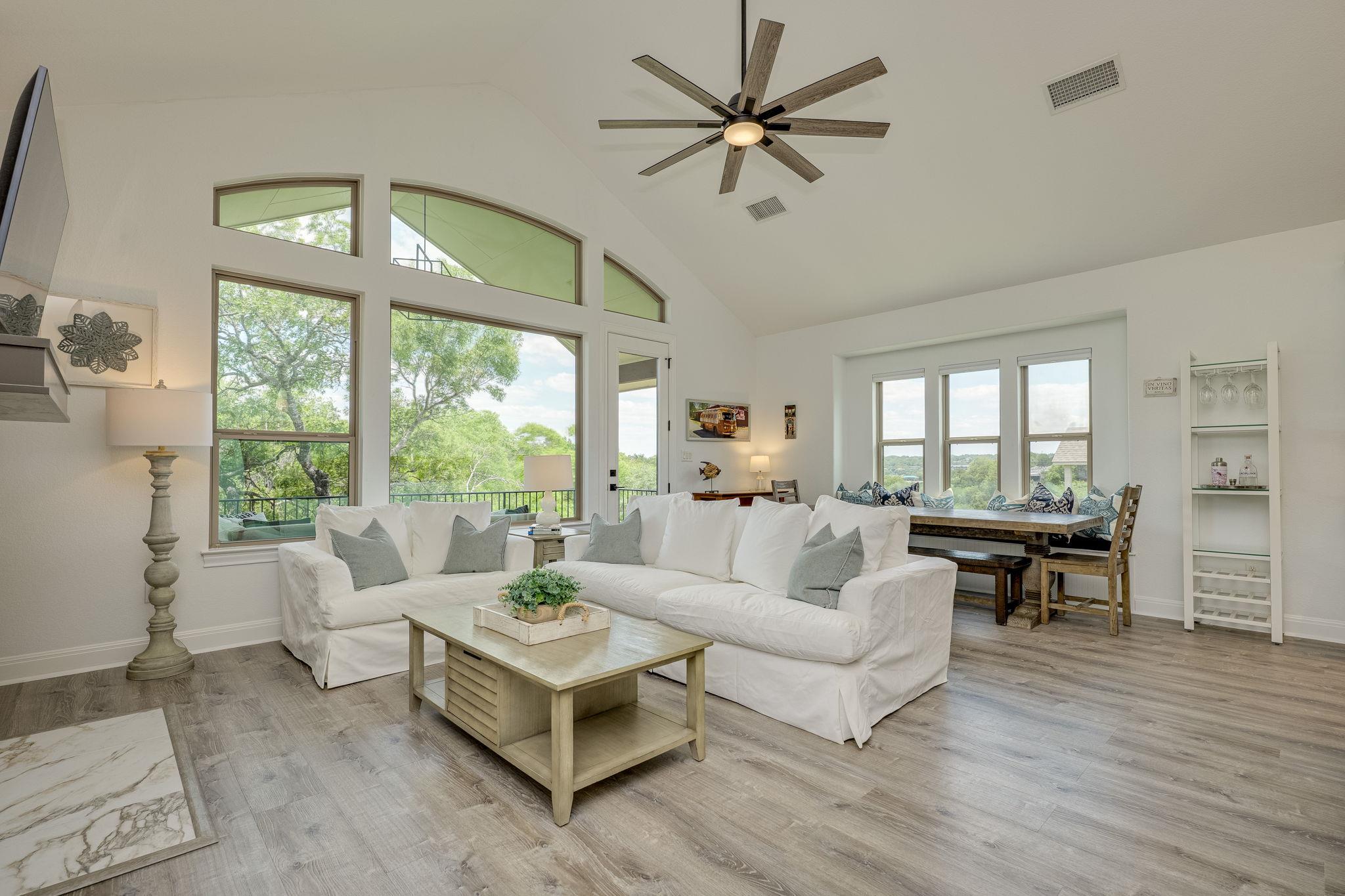 433 Venture Boulevard S Point Venture TX 78645