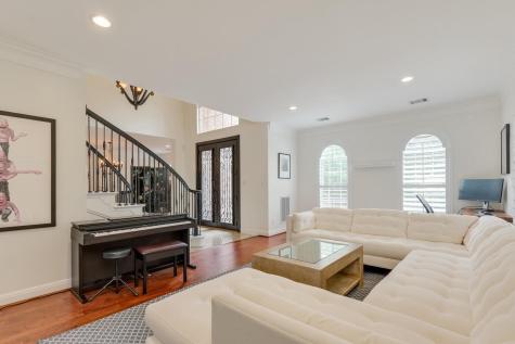 14 Torrington Lane The Hills TX 78738