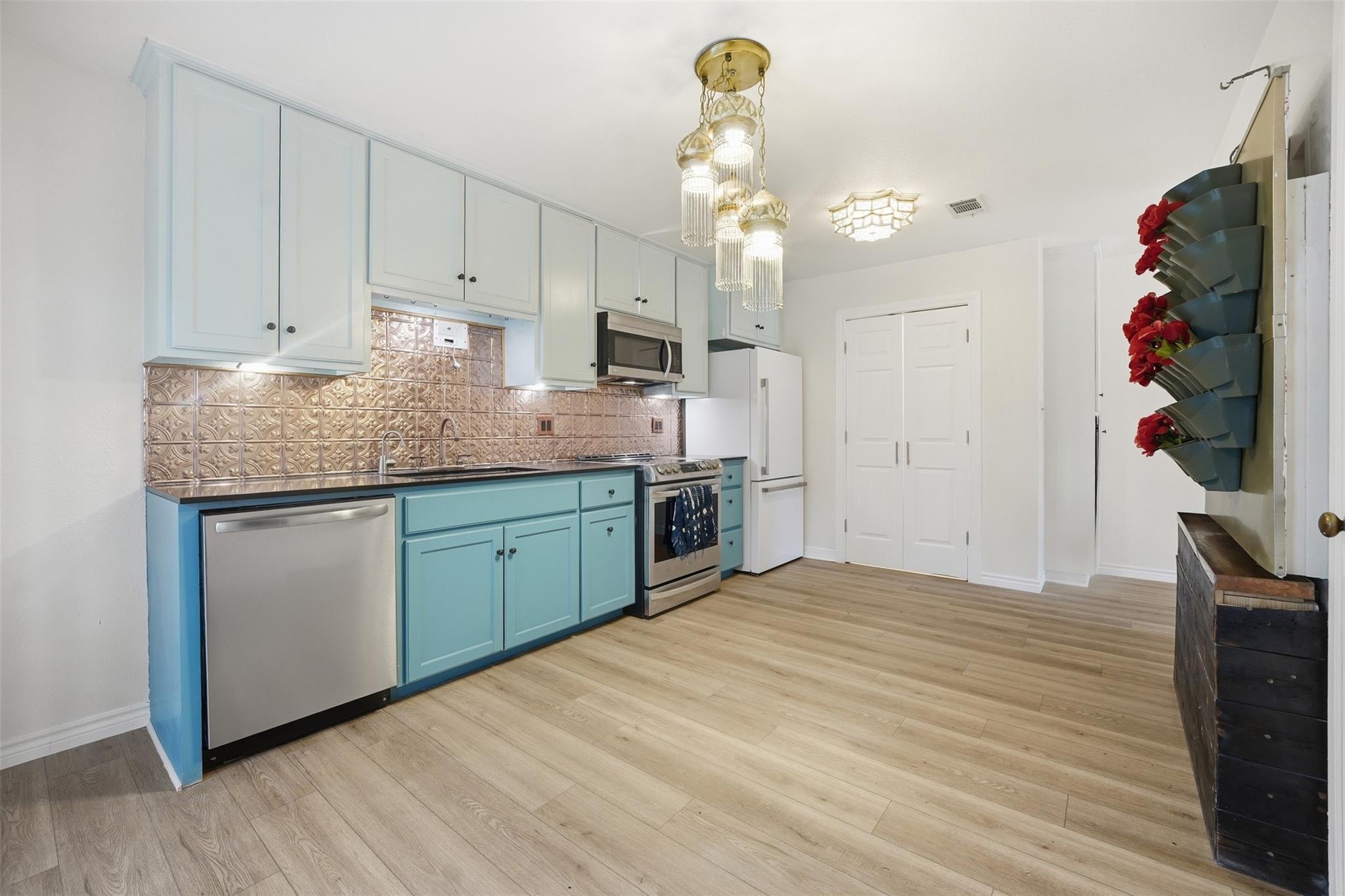 1104 Franklin Drive San Marcos TX 78666