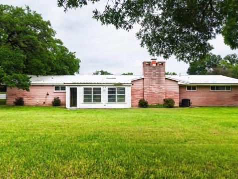 708 W North Avenue Lampasas TX 76550