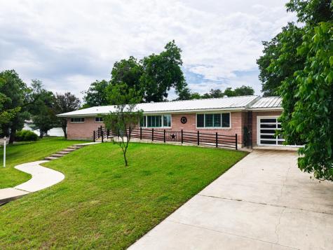 708 W North Avenue Lampasas TX 76550