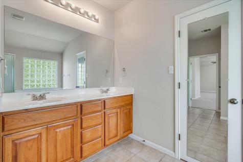 4029 Lake Edge Way Pflugerville TX 78660