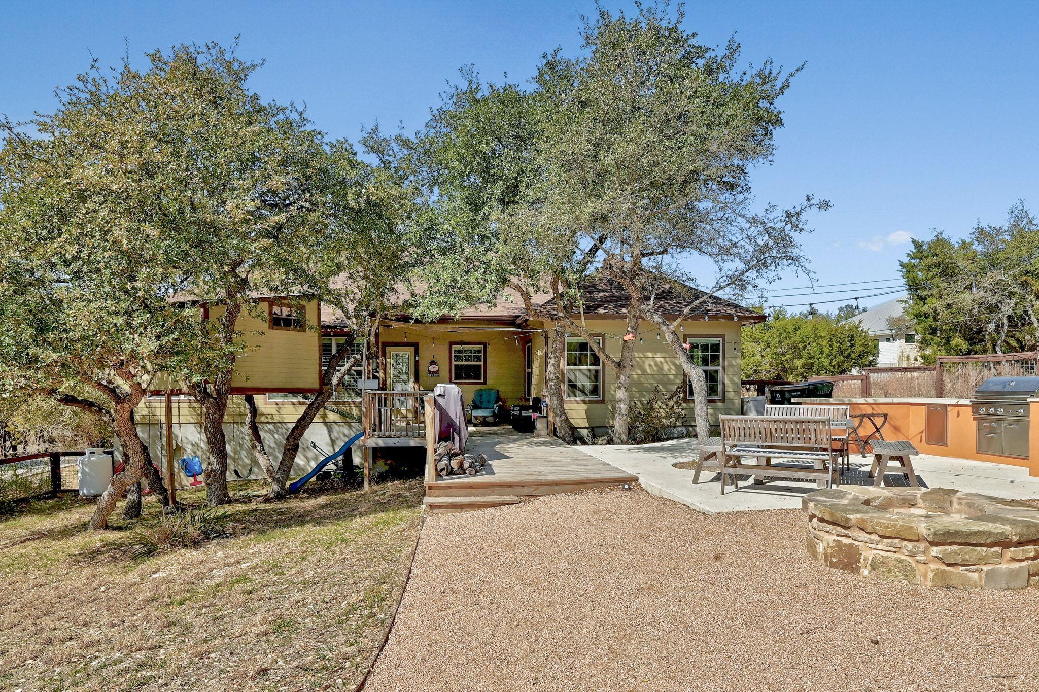 10105 Little Creek Circle Dripping Springs TX 78620