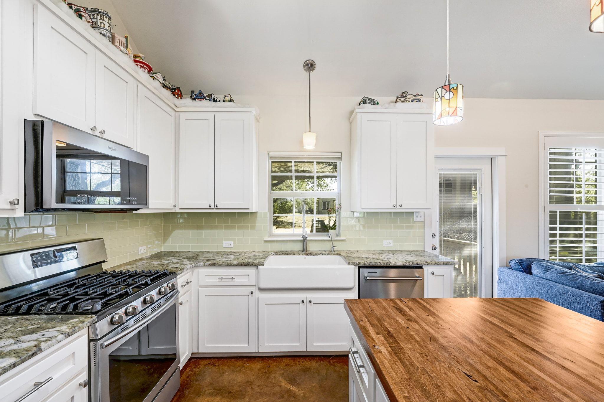 10105 Little Creek Circle Dripping Springs TX 78620
