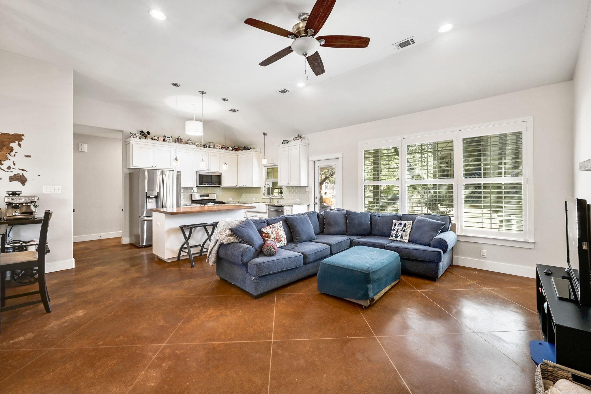 10105 Little Creek Circle Dripping Springs TX 78620