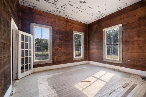 302 Washington Street Smithville TX 78957
