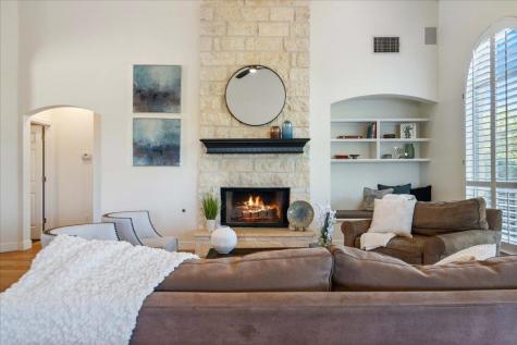 19215 White Horse Cove Spicewood TX 78669