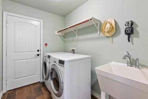 906 Daviot Drive Spicewood TX 78669