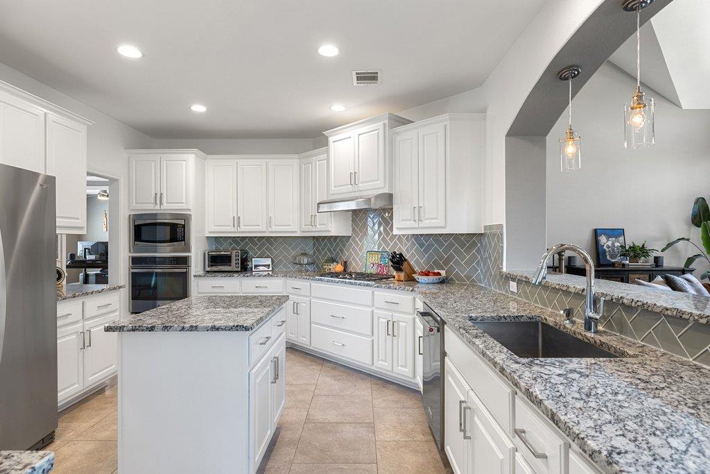 12333 Labrador Bay Court Austin TX 78732