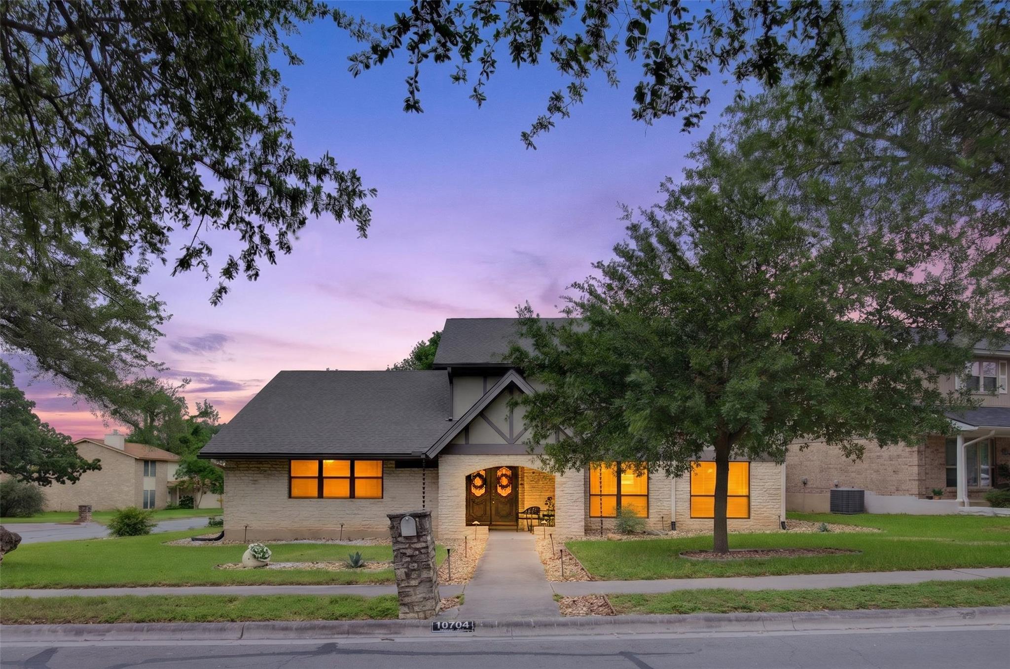 10704 Doering Lane Austin TX 78750