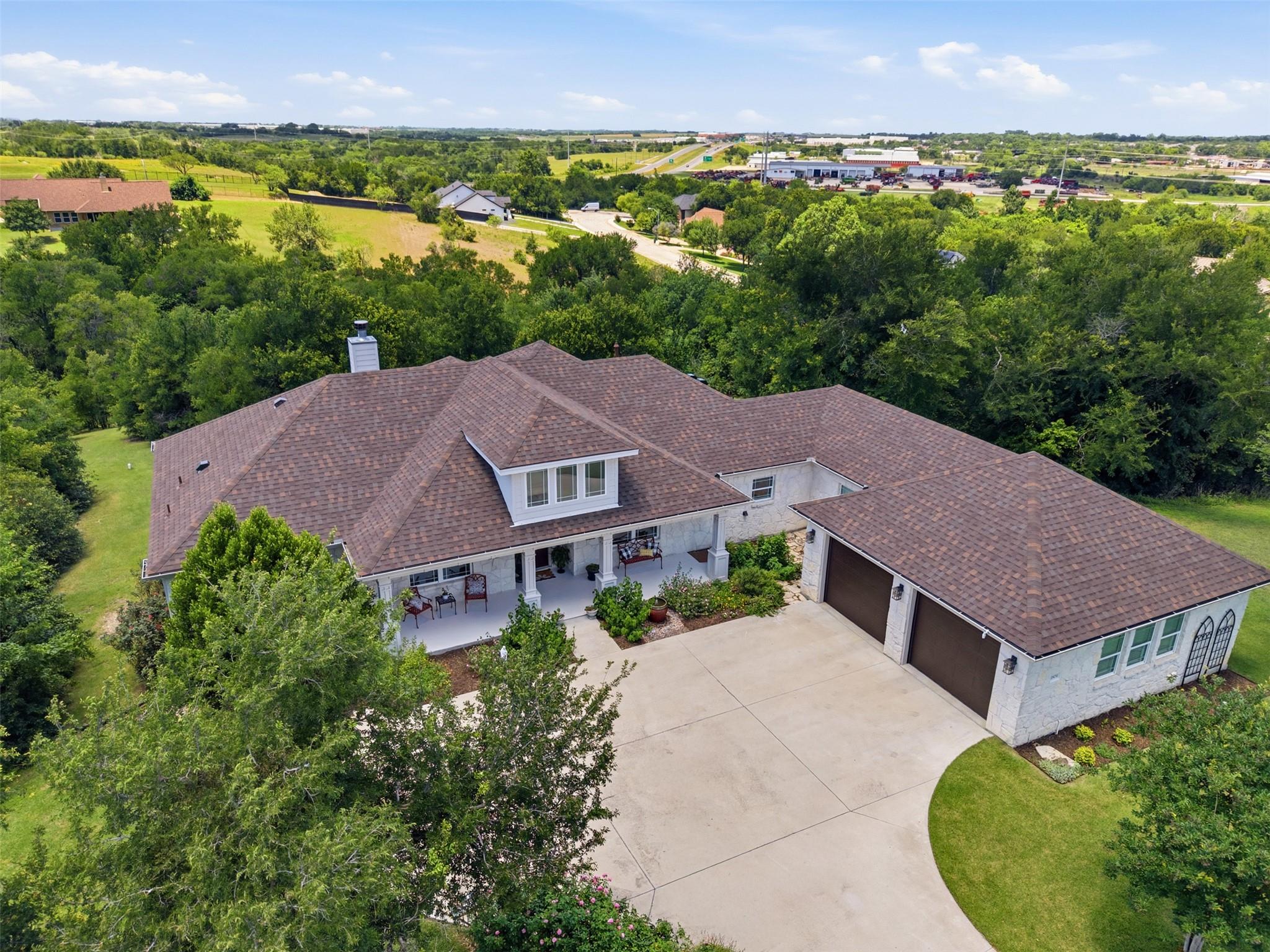 1804 Tanner Loop Taylor TX 76574