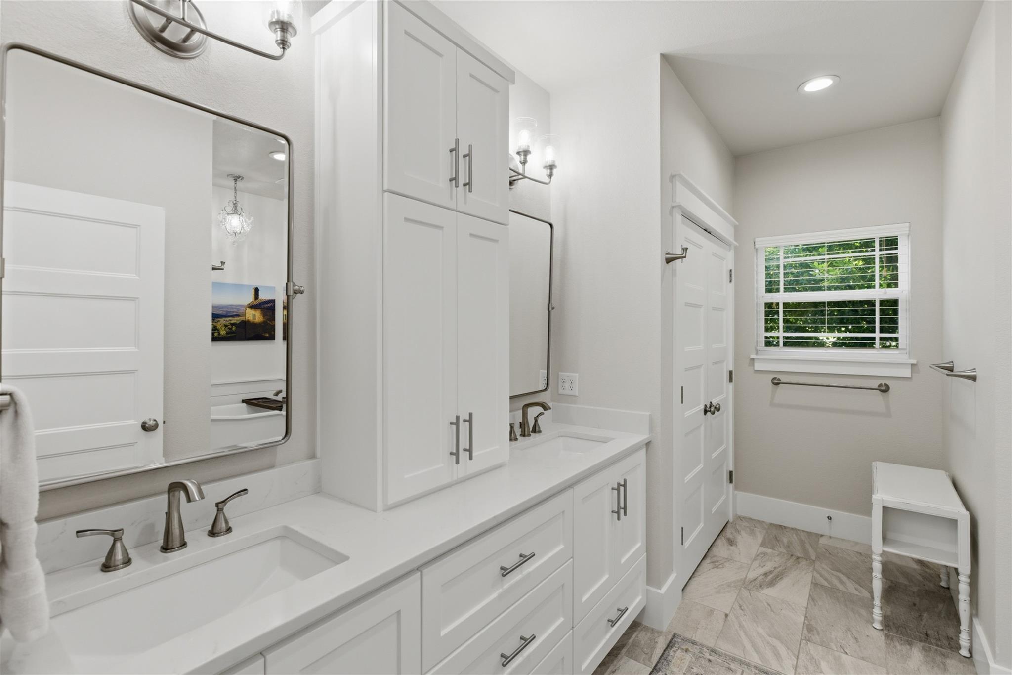 1804 Tanner Loop Taylor TX 76574