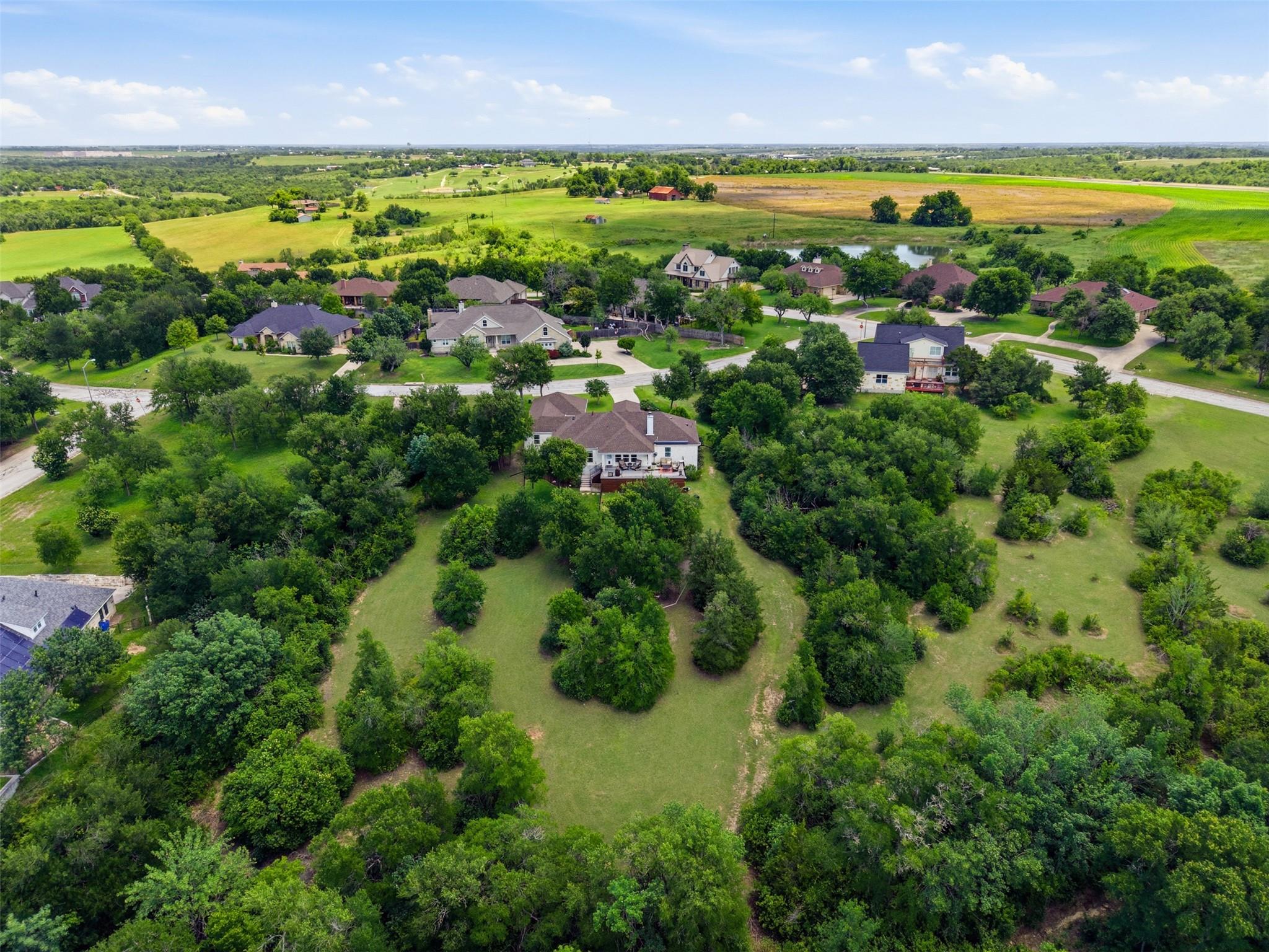 1804 Tanner Loop Taylor TX 76574