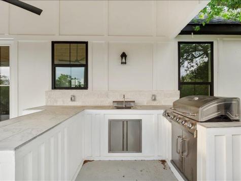 35 Whistling Wind Lane Wimberley TX 78676