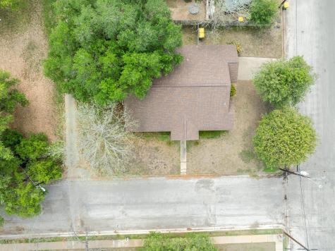 806 Saint Michael Street Gonzales TX 78629