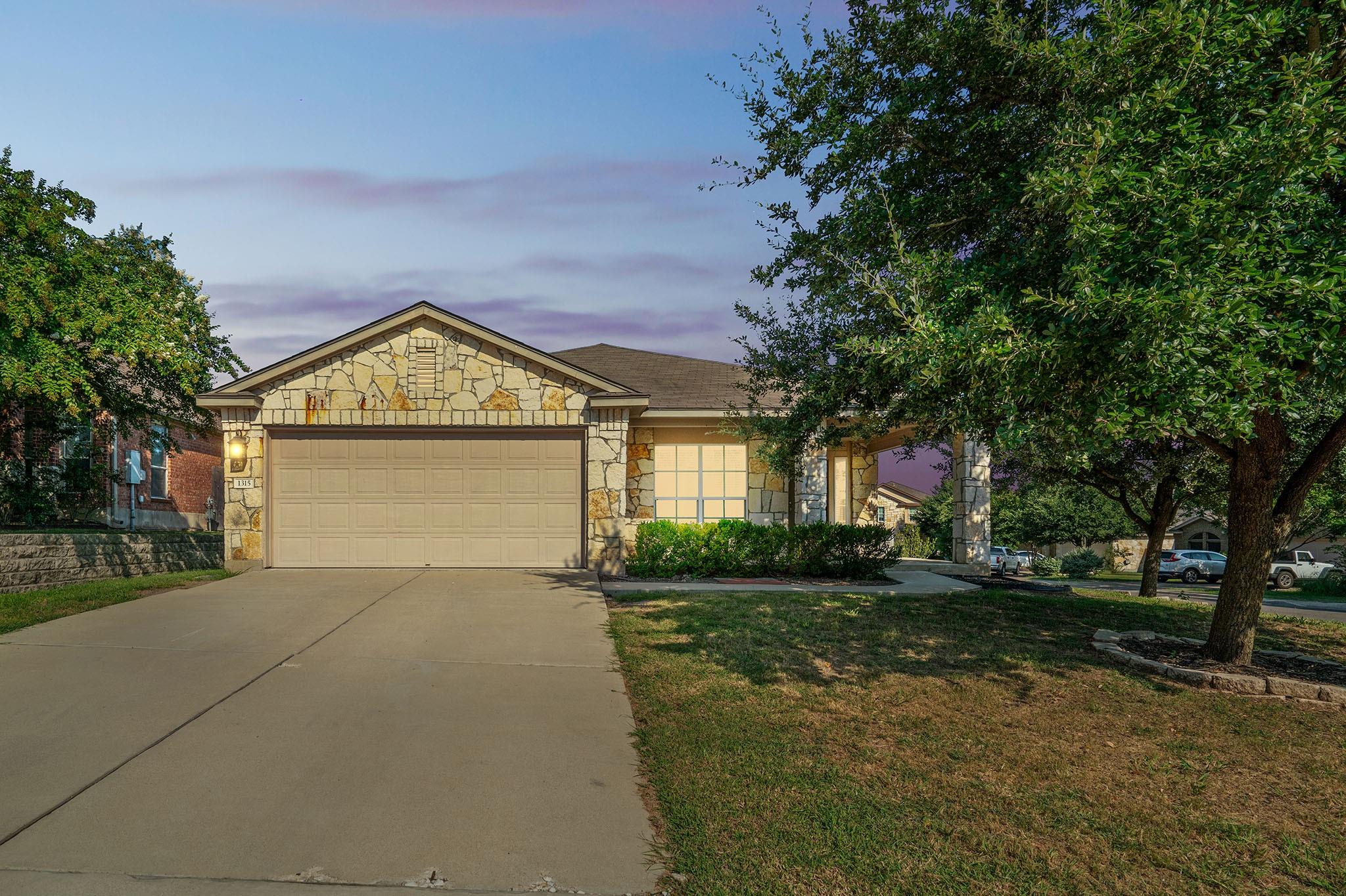 1315 Four Seasons Farm Drive Kyle TX 78640