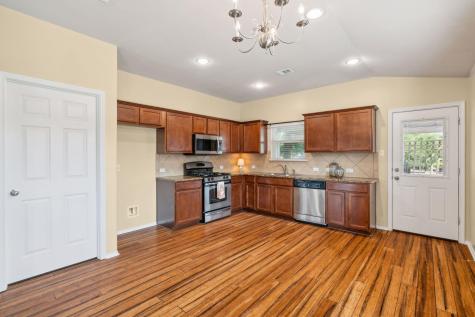 1315 Four Seasons Farm Drive Kyle TX 78640