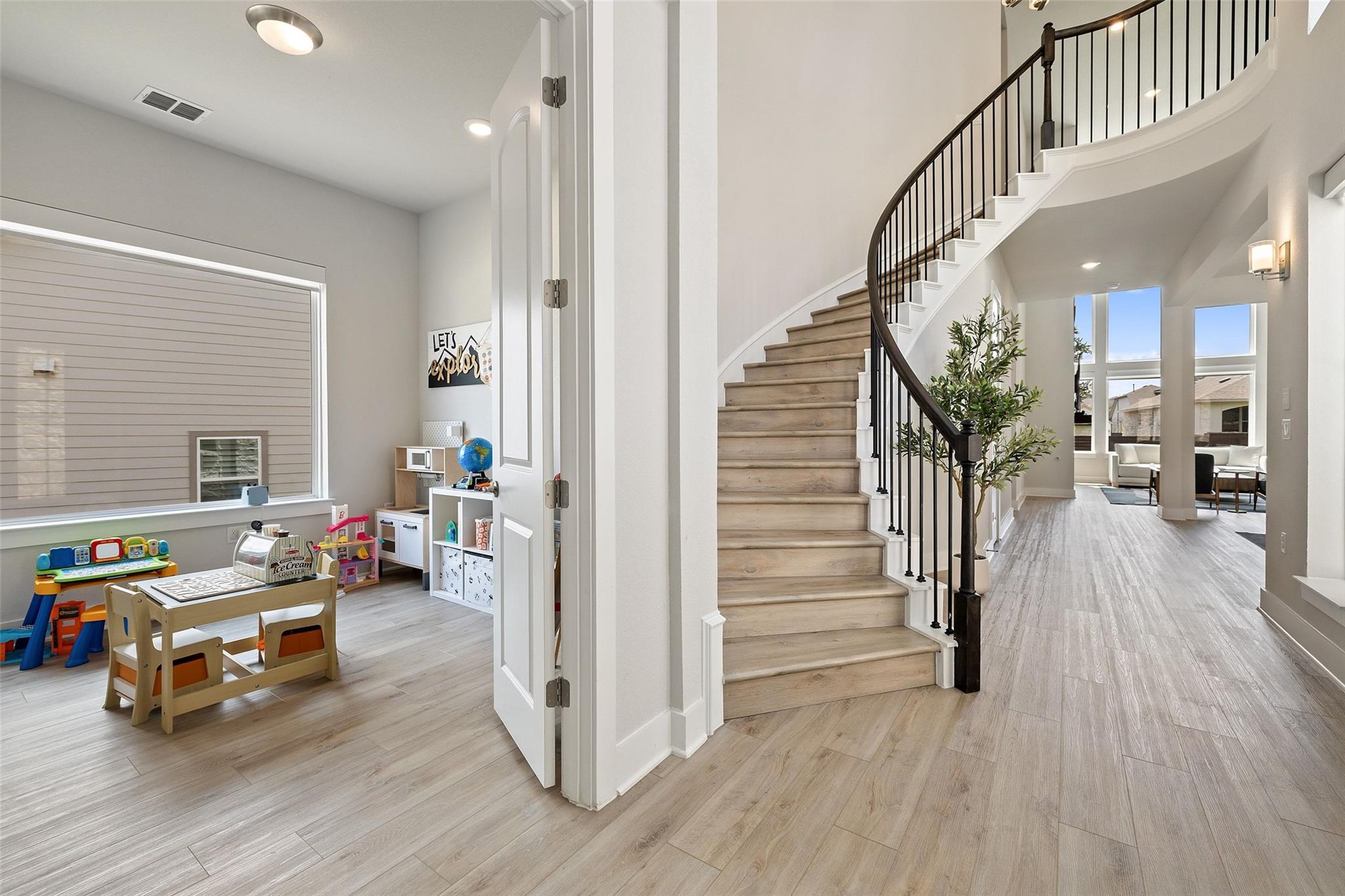 16813 Roselin Drive Austin TX 78738