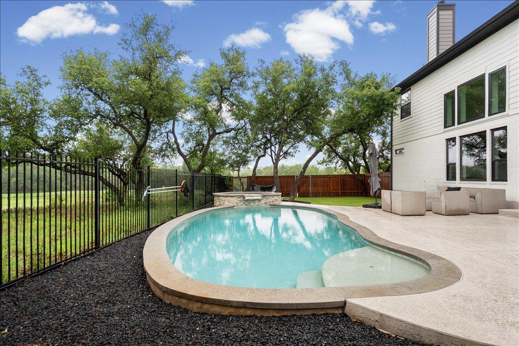 6729 Hansa Loop Austin TX 78739
