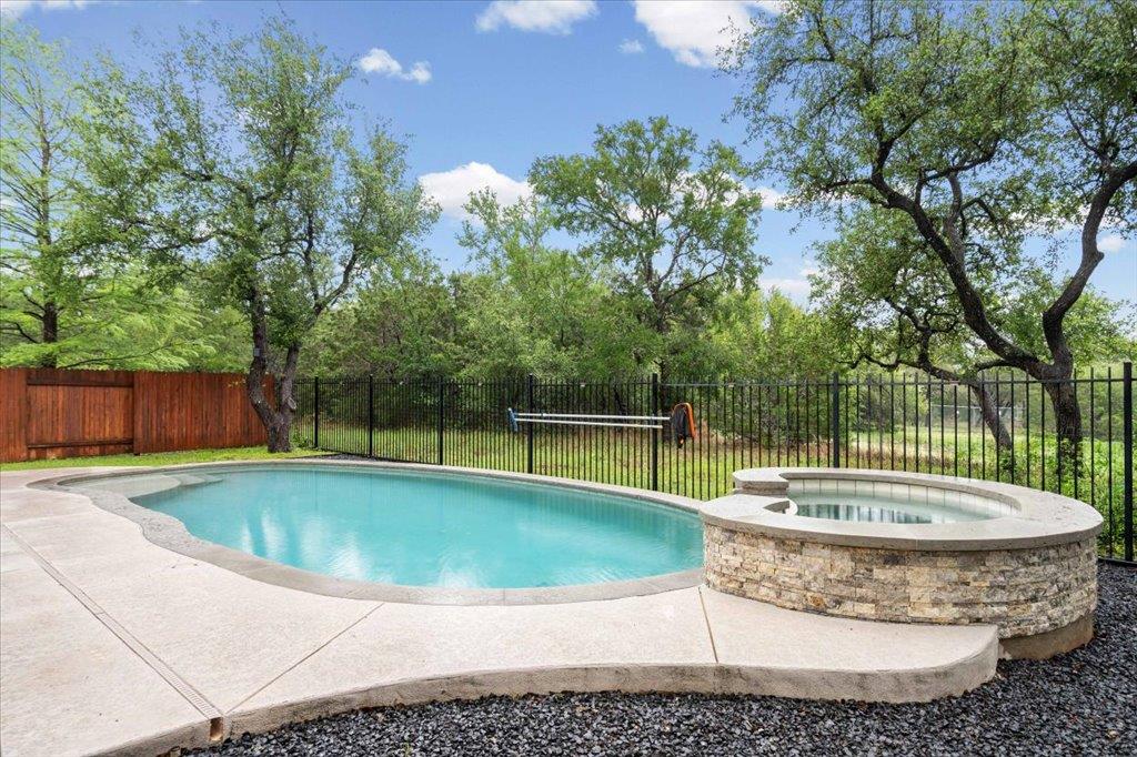 6729 Hansa Loop Austin TX 78739