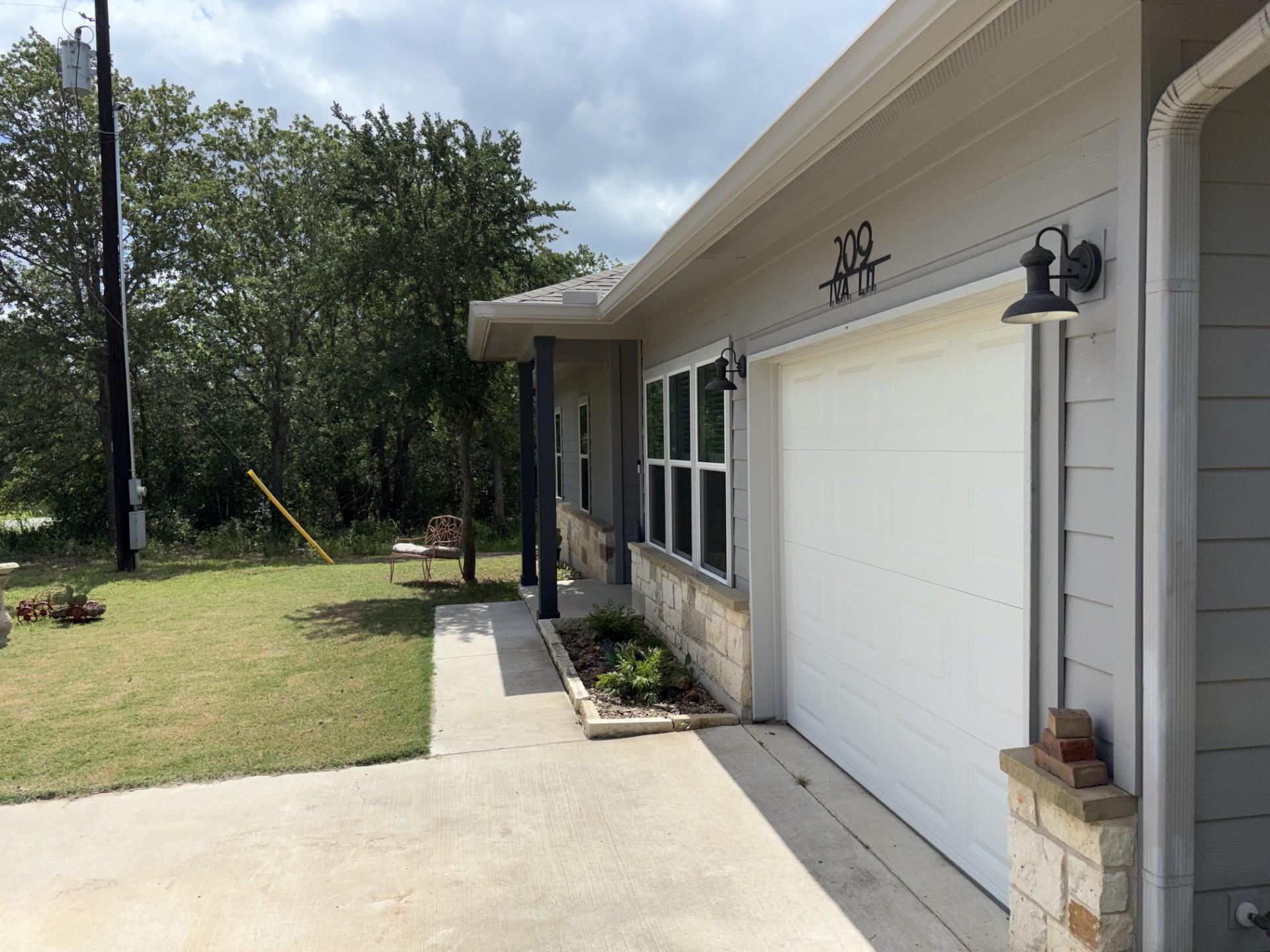 209 Iva Lane Bastrop TX 78602