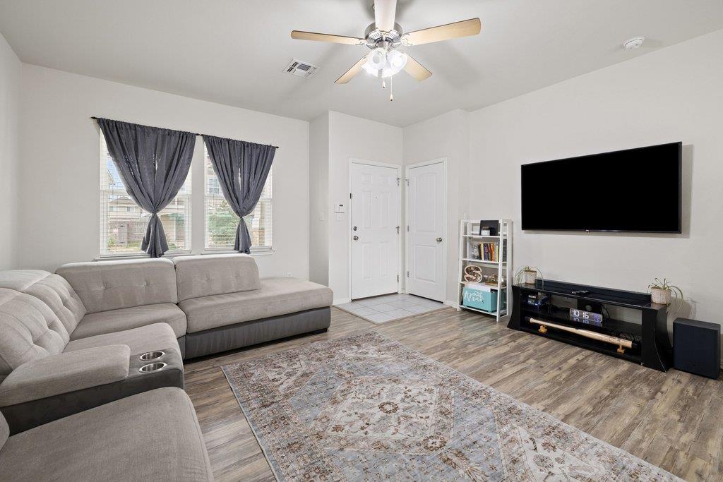 1058 Sand Post Place San Marcos TX 78666